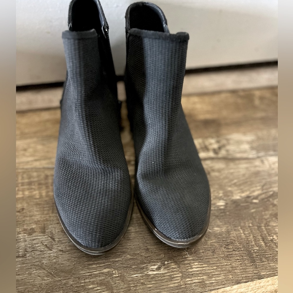 Kensie Gerona Grey Vegan Suede Soft Zipper Side Comfortable Ankle Boots